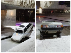 Водитель «Лады» свалился в чашу мемориала «Освободителям Ростова»