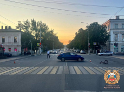 Школьник на велосипеде попал в ДТП на пешеходном переходе в Ростовской области