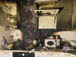 Женщина попала в больницу после пожара из-за электрочайника в Ростове 