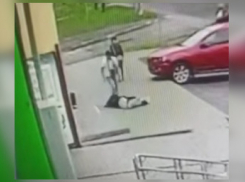 В Азове 18-летний парень сильно избил 14-летнюю школьницу 