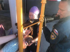 В Ростовской области двухлетний ребенок застрял между трубами