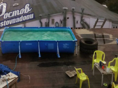 Релакс по-ростовски с видом на храм показали креативные жители многоэтажки