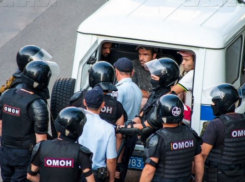 После драки десантников и рабочих в Ростове полицейские задержали пятерых ее участников