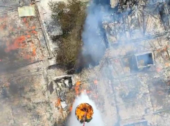 В Ростовской области в поселке Золотой Колос загорелись 10 домов