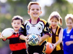 На празднике «Дети в спорт» можно было записаться в гандбольный клуб