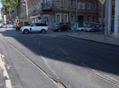 В Ростове на улице Станиславского рельсы «закатали» в асфальт