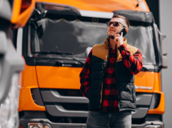 В Ростове ищут водителя спецтехники с зарплатой от 100 тысяч рублей