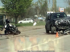 В Ростовской области внедорожник снес мотоциклиста