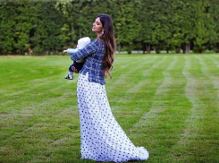 Оксана Воеводина впервые показала лицо наследника экс-короля Малайзии