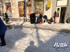 В Ростове мужчина упал с крыши 5-этажного дома