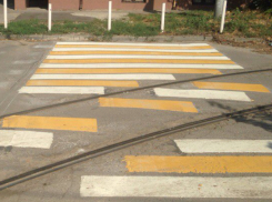 Заблудившийся «пьяный» пешеходный переход озадачил ростовчан 