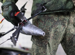 Операторы дронов уничтожили бронетехнику условного противника в ходе обучения на полигоне ЮВО