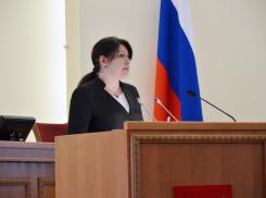 Детский омбудсмен прокомментировала ситуацию в Новошахтинске, где родители истязатели 8-летнюю дочь