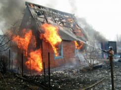 Мужчину покалечило взорвавшимся газовым баллоном в частном доме Ростовской области