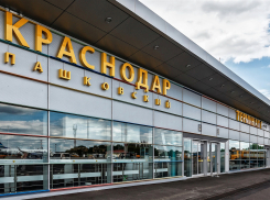 Сотрудницу Росавиации из Ростова подозревают в получении взятки от строительных компаний