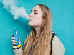 Опасными последствиями вейпинга испугали ростовчан: токсичные пары вредят зрению и легким