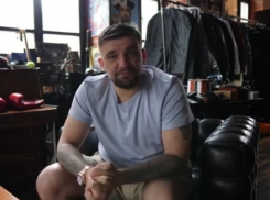 Ростовчанин Баста довел поклонников до слез душевным прочтением письма фронтовика Зиновия Гердта