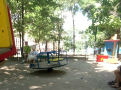 Приучающая малышей к выживанию детская площадка ужаснула жителей Ростова