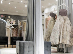 Салон вечерних платьев в Ростове ищет активного продавца-консультанта с опытом работы