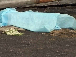 Ростовчанин погиб, выпав из окна третьего этажа 