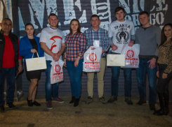 Эмоции удивленных победителей конкурса «Мой защитник Отечества» в бильярдном клубе Ростова попали на видео