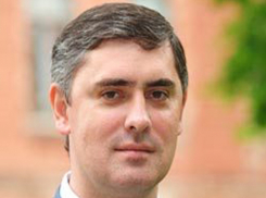 Генеральный директор «Империи продуктов» Ашот Хбликян в гордуме выступает от имени жителей Октябрьского района