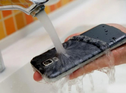 Жара может уничтожить ваш смартфон: как спасти гаджет от поломки в летний зной