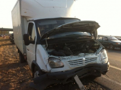 На трассе «Дон» водитель «ГАЗели» спровоцировал ДТП с пятью автомобилями: 5 пострадали