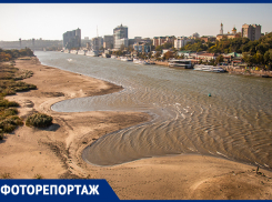 Сильный ветер снова выдул воду из реки Дон. Фоторепортаж