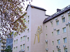 Осужденному за взяточничество юристу из Ростова разрешили вернуться к работе