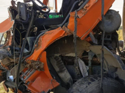 Под Ростовом при столкновении двух грузовиков погиб водитель