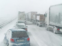 На трассе М-4 «Дон» в Ростовской области сделают 9 разрывов в барьерных ограждениях 