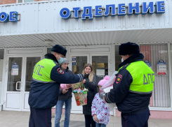 Ростовские полицейские помогли женщине вовремя добраться до роддома