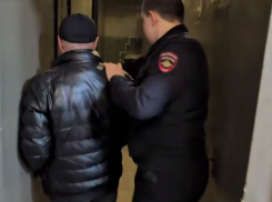 Вооружённые преступники напали на дом в Ростовской области и похитили имущество на 1,7 млн рублей