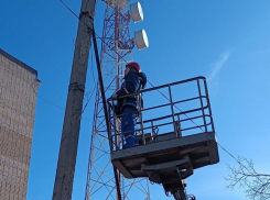 Ростовские энергетики устраняют последствия штормового ветра