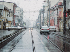 В ГИБДД Ростовской области призвали водителей воздержаться от дальних поездок из-за гололеда