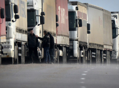 В Ростов по сухопутному коридору прибыли первые фуры из Крыма