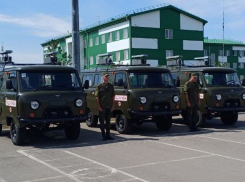Из Ростовской области подразделению ЮВО передали «буханки» и 200 FPV-дронов 