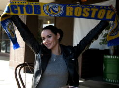 Неожиданную тактику для победы над «МЮ» подсказала Бердыеву на видео Мисс ФК «Ростов»