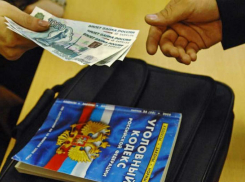 Условным сроком отделался высокопоставленный полицейский Новочеркасска, обвиняемый в мошенничестве