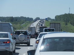 Стандартное утреннее ДТП спровоцировало многокилометровую пробку на трассе под Ростовом