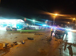 Четыре человека пострадали в страшном ДТП в Ростове