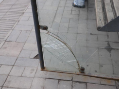 В Ростове потратят более 3 млн рублей на замену стекол в остановочных павильонах