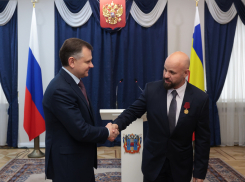 Государственные и областные награды вручил губернатор заслуженным жителям Ростовской области