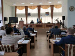 Депутат гордумы Новочеркасска пожаловался на домогательства агрессивной поклонницы