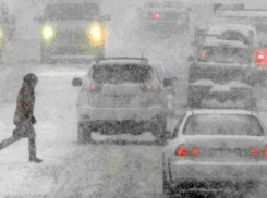 Обрушившийся на Ростов снегопад ослепит автомобилистов и прохожих в эту постпраздничную субботу