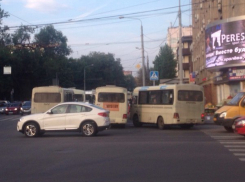 Водителей, высаживающих пассажиров на переходе, вновь оштрафовали