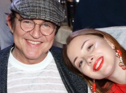 «Мне дали по лицу»: Дибров рассказал о скандале с женой из-за «девушек» в Ростове