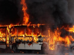 В Ростовской области сгорел рейсовый автобус, который перевозил спортсменов 