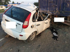 Жительницы Ростовской области погибли в ДТП с припаркованным КамАЗом на ставропольской трассе